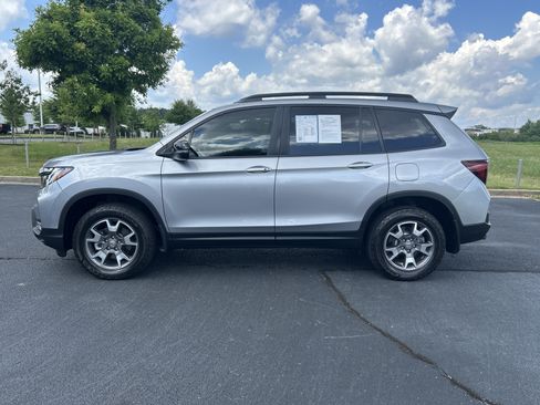 Used 2022 Honda Passport TrailSport image 6