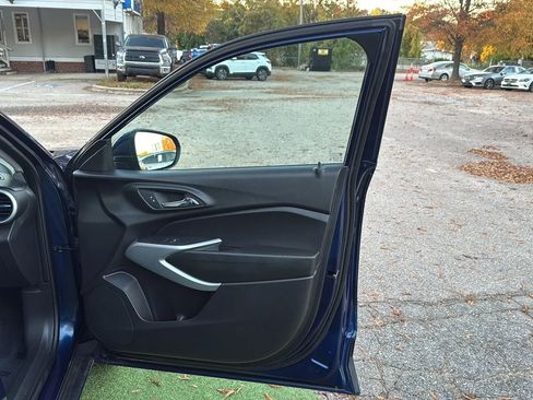 Used 2024 Chevrolet Trax LS w/ LS Convenience Package image 16