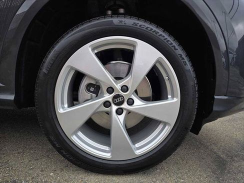 Certified 2025 Audi Q5 Premium Plus w/ Premium Plus AWD/4WD image 9