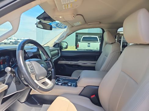 Used 2023 Ford Expedition Max XLT AWD/4WD image 14
