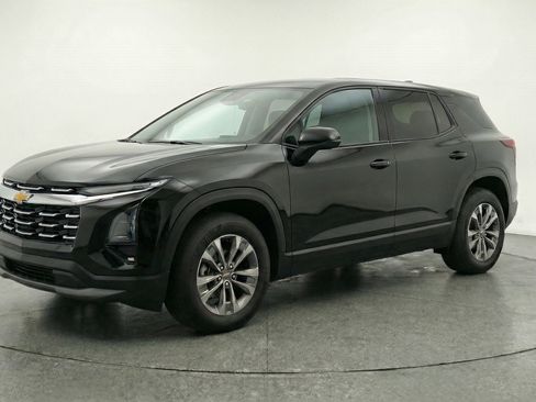 Used 2025 Chevrolet Equinox LT FWD image 3