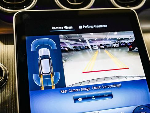 Used 2025 Mercedes-Benz GLC 300 image 24