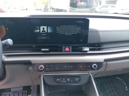 New 2026 Kia Carnival EX FWD image 22