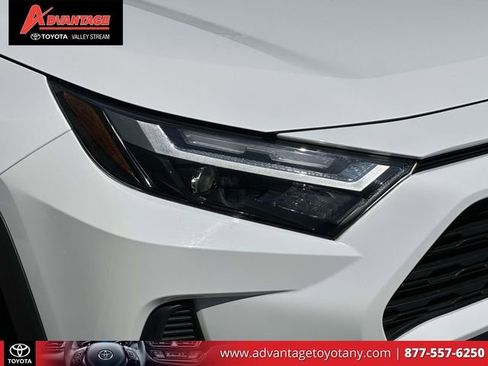 Certified 2022 Toyota RAV4 XLE w/ Convenience Package AWD/4WD image 11