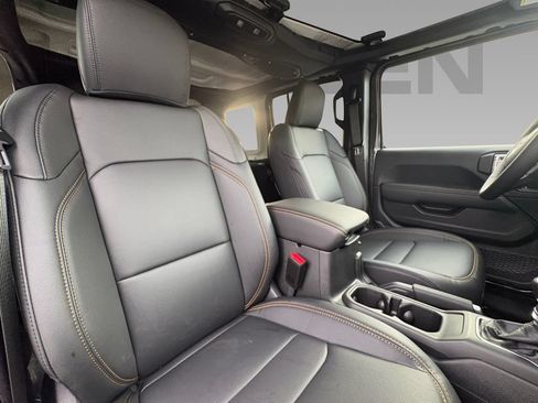 New 2026 Jeep Wrangler Unlimited Sahara AWD/4WD image 9