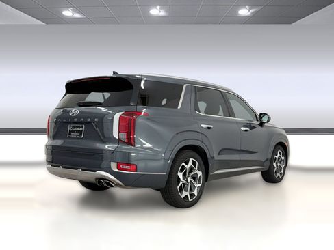 Used 2022 Hyundai Palisade Calligraphy w/ Cargo Package FWD image 9