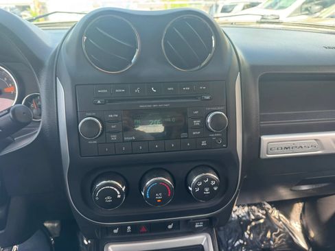 Used 2016 Jeep Compass Latitude AWD/4WD image 18