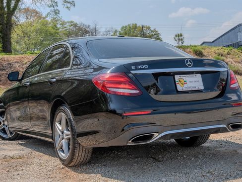 Used 2017 Mercedes-Benz E 300 image 3