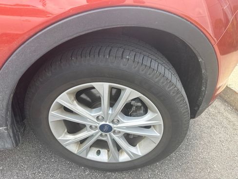 Used 2019 Ford Escape SEL AWD/4WD image 11