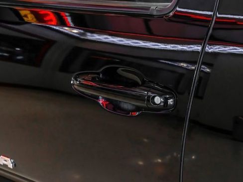 Used 2022 Toyota Tacoma TRD Off-Road image 38