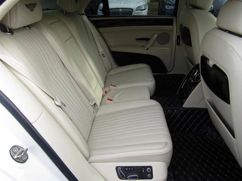 Used 2017 Bentley Flying Spur V8 image 47