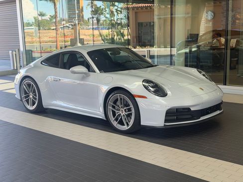 Certified 2025 Porsche 911 Carrera RWD image 5