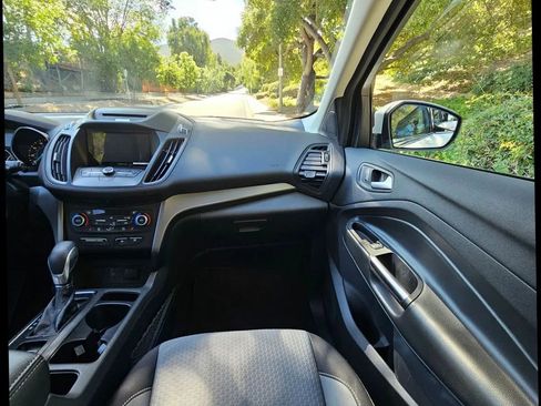 Used 2018 Ford Escape SE w/ SE Sync 3 Package AWD/4WD image 34