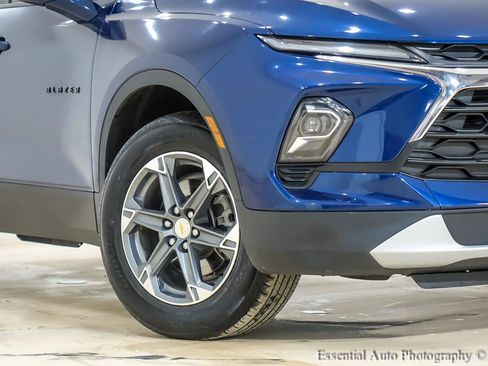 Used 2023 Chevrolet Blazer LT w/ Driver Confidence Package AWD/4WD image 3