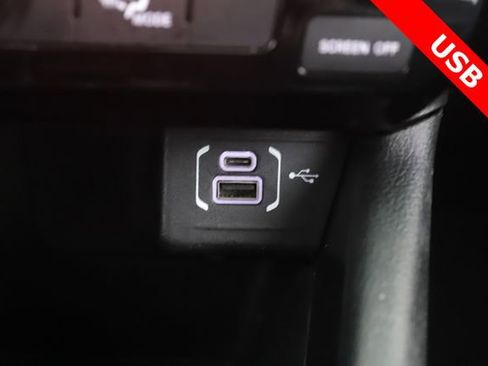 Used 2025 Jeep Compass Latitude image 23