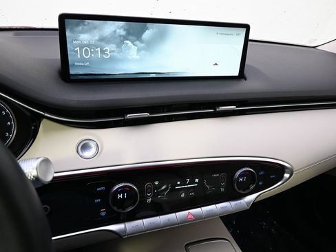 Used 2025 Genesis GV70 2.5T Select w/ Advanced Package image 28