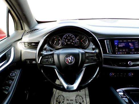 Used 2022 Buick Enclave Premium image 12