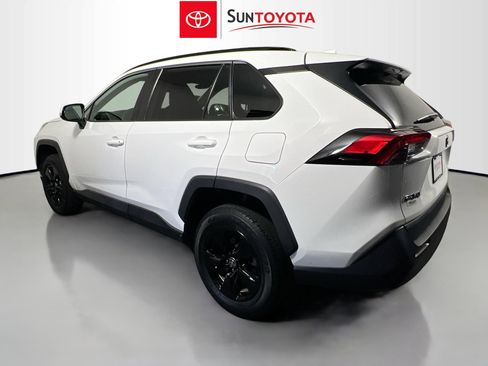 Used 2021 Toyota RAV4 XLE w/ Convenience Package FWD image 6