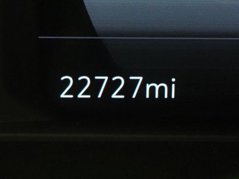 Used 2023 Chevrolet Bolt EUV Premier w/ Sun & Sound Package image 21