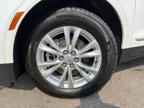 Used 2024 Cadillac XT5 Luxury w/ LPO, Floor Liner Package AWD/4WD image 9