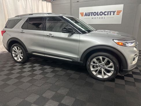 Used 2022 Ford Explorer Platinum w/ Equipment Group 601A AWD/4WD image 3