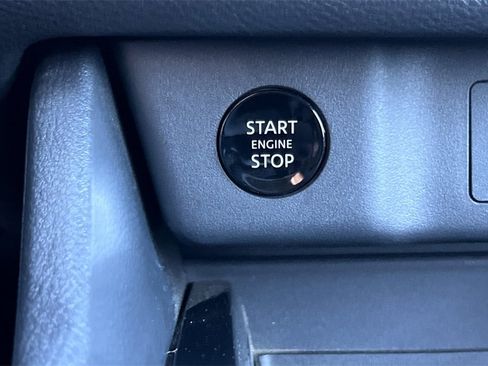 Used 2025 Nissan Rogue SV image 24