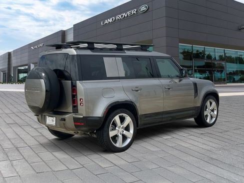 Used 2025 Land Rover Defender 110 X-Dynamic SE AWD/4WD image 5