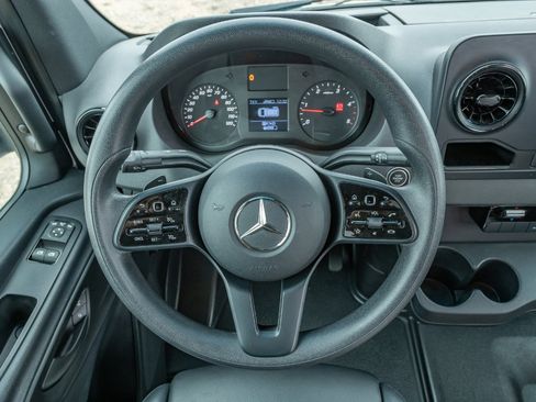 Used 2019 Mercedes-Benz Sprinter 4x4 144 image 17
