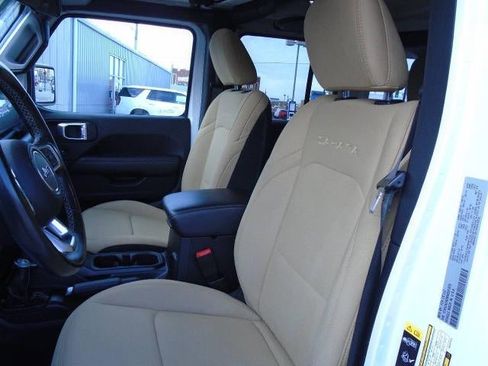 Used 2021 Jeep Wrangler Unlimited Sahara image 17