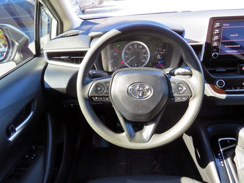 Used 2020 Toyota Corolla LE w/ LE Premium Package image 23