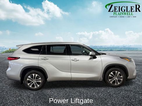 Used 2022 Toyota Highlander XLE image 8