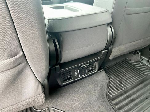 Used 2024 Chevrolet Silverado 1500 LT image 26