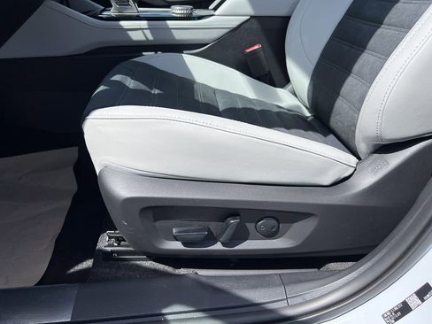 New 2026 Mitsubishi Outlander SE image 21