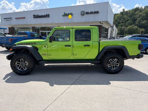 Used 2025 Jeep Gladiator Mojave w/ Safety Group AWD/4WD image 5
