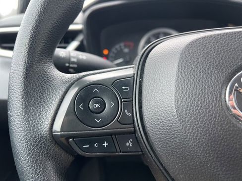Used 2022 Toyota Corolla LE image 32