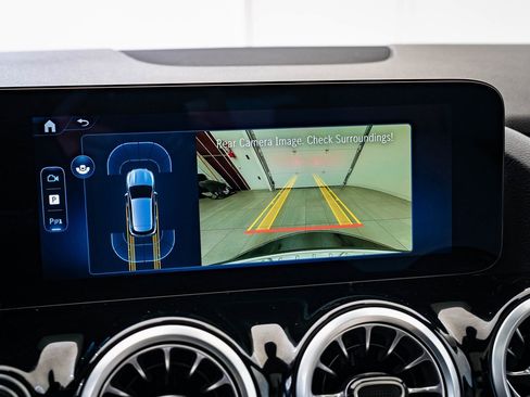 Certified 2025 Mercedes-Benz GLA 250 4MATIC image 31