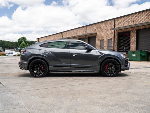 Used 2020 Lamborghini Urus AWD/4WD image 11