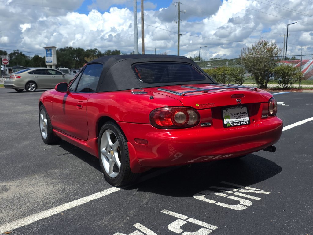 Used 2003 MAZDA MX-5 Miata RWD image 8