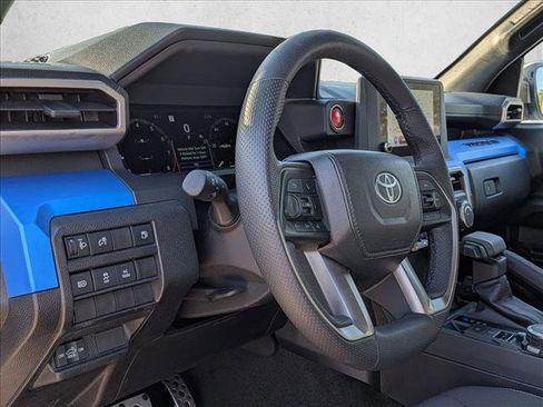 Used 2025 Toyota Tacoma TRD Sport AWD/4WD image 8