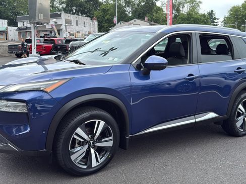 Certified 2023 Nissan Rogue SL w/ SL Premium Package AWD/4WD image 3
