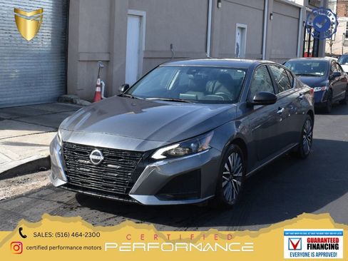 Used 2025 Nissan Altima 2.5 SV image 1