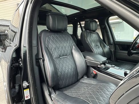 Used 2019 Land Rover Range Rover SV Autobiography Dynamic image 28