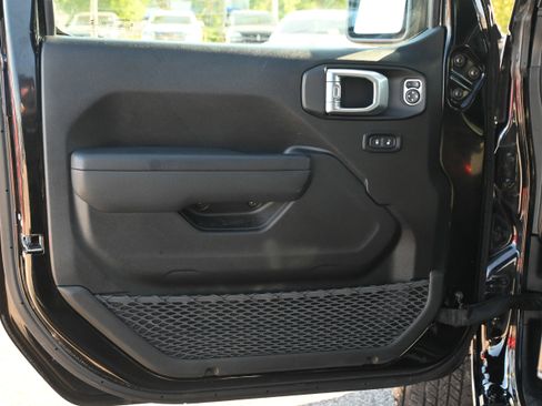 Used 2022 Jeep Gladiator Sport image 27