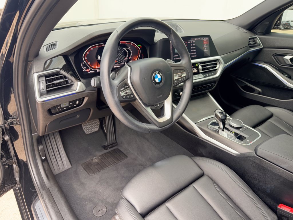 Used 2020 BMW 330i Sedan w/ Premium Package RWD image 4