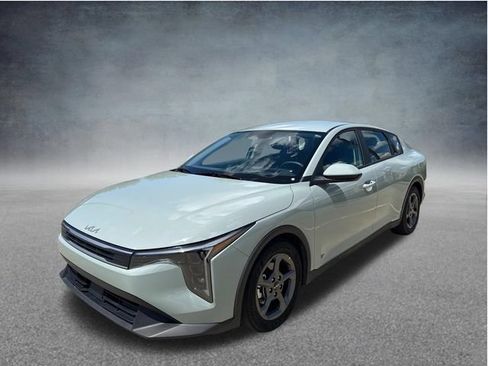 Used 2025 Kia K4 FWD image 3