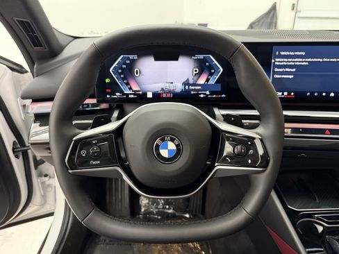 Used 2025 BMW 540i xDrive AWD/4WD image 16