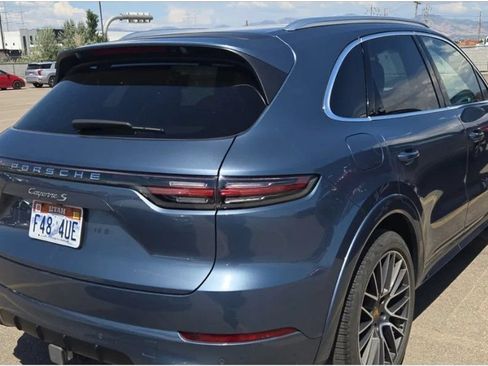 Used 2019 Porsche Cayenne S AWD/4WD image 2