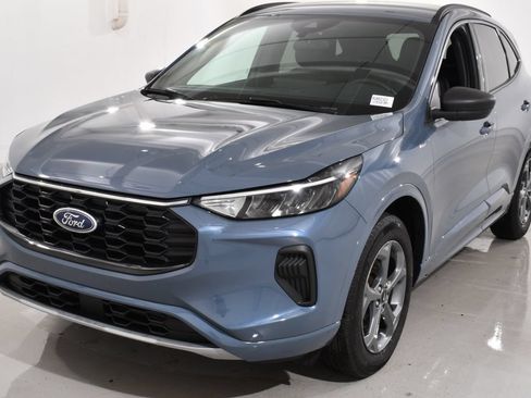 Used 2024 Ford Escape ST-Line w/ Tech Pack #1 AWD/4WD image 2