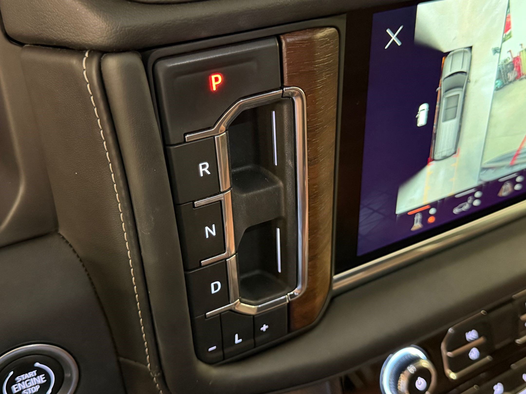 Used 2023 GMC Yukon XL Denali Ultimate AWD/4WD image 15