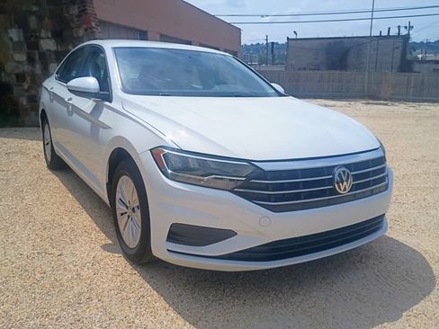 Used 2019 Volkswagen Jetta S w/ Driver Assistance Package FWD image 2